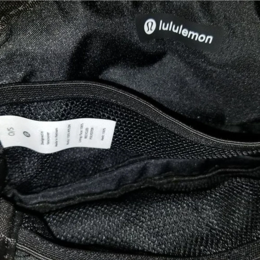 Lululemon Everywhere Belt Bag 1L Original Strap Black Nwt - Picture 6 of 14